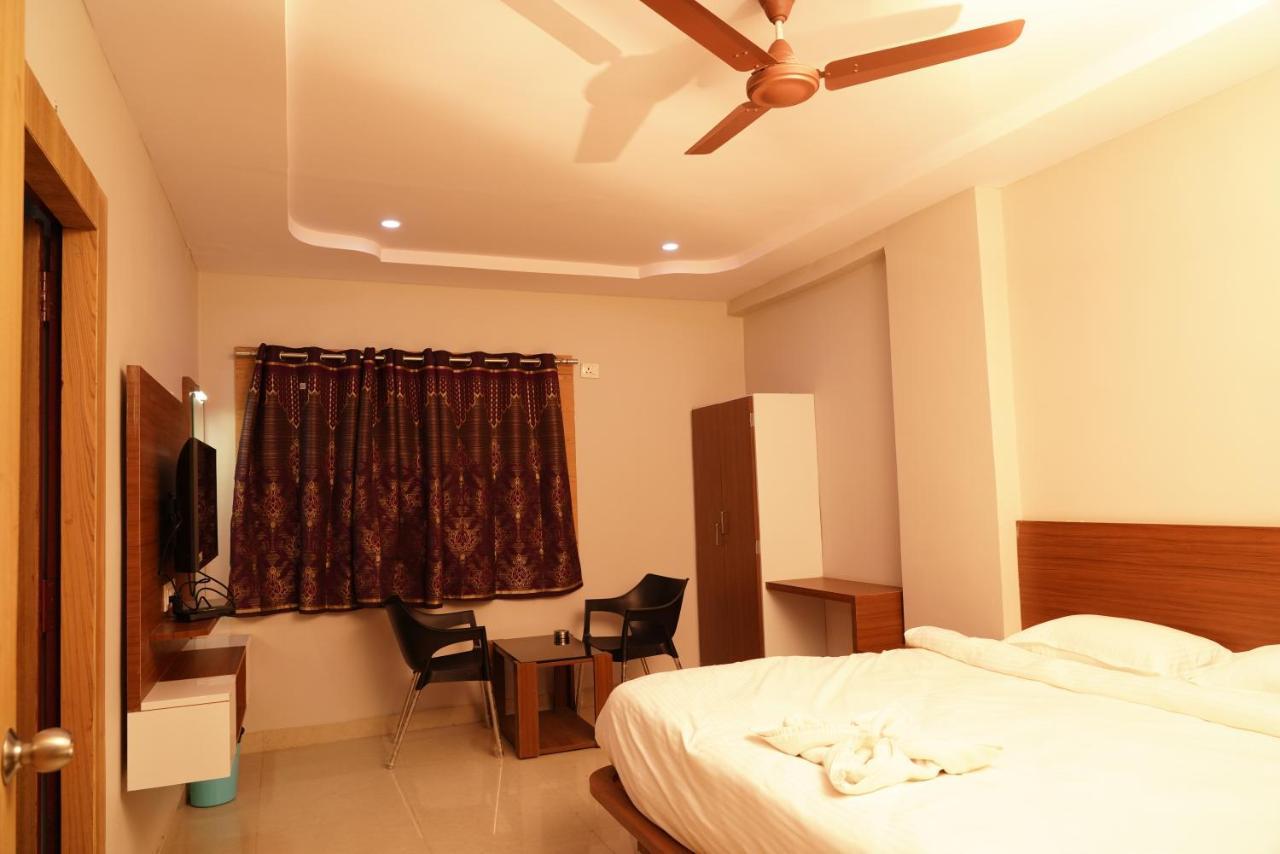 Swagath Residency Kākināda Exterior foto